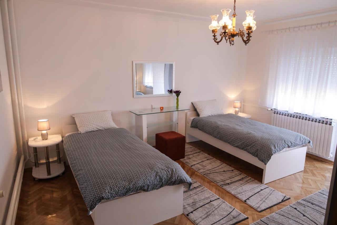 Apartman Kaya Appartement Ðakovo Buitenkant foto