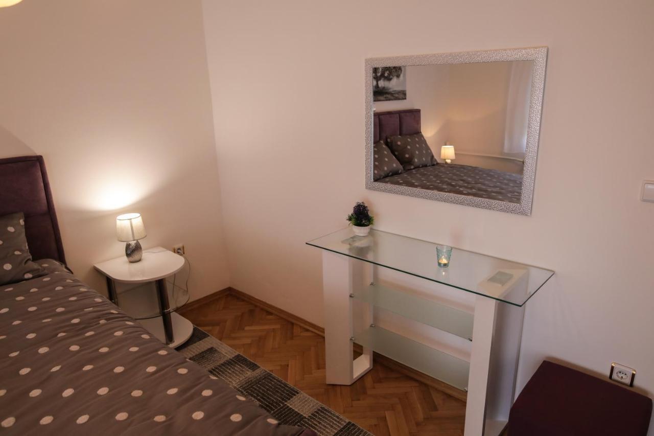 Apartman Kaya Appartement Ðakovo Buitenkant foto